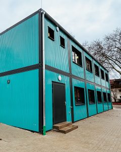 Aufnahme einer Modulbau-Erweiterung einer Grundschule in Herne von außen