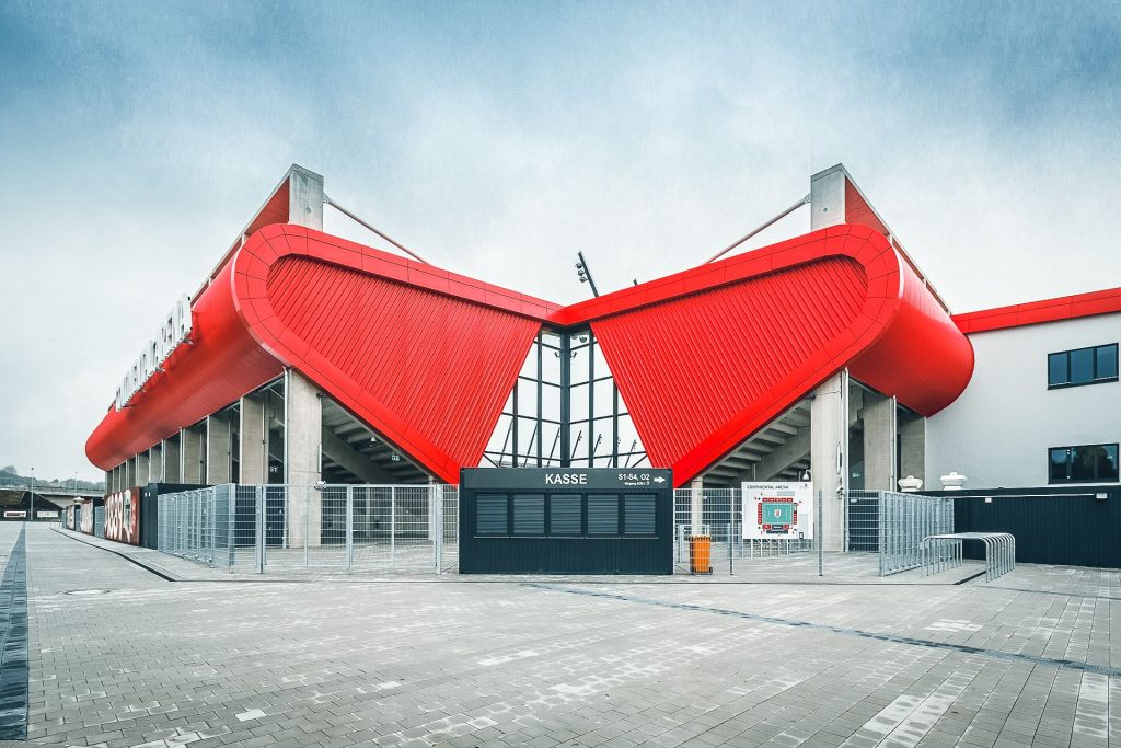 Aufnahme der Arena Regensburg von außen