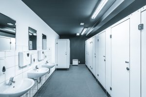 Aufnahme eines Sanitärcontainers der Arena Regensburg von innen