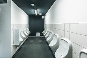 Aufnahme eines Sanitärcontainers der Arena Regensburg von innen
