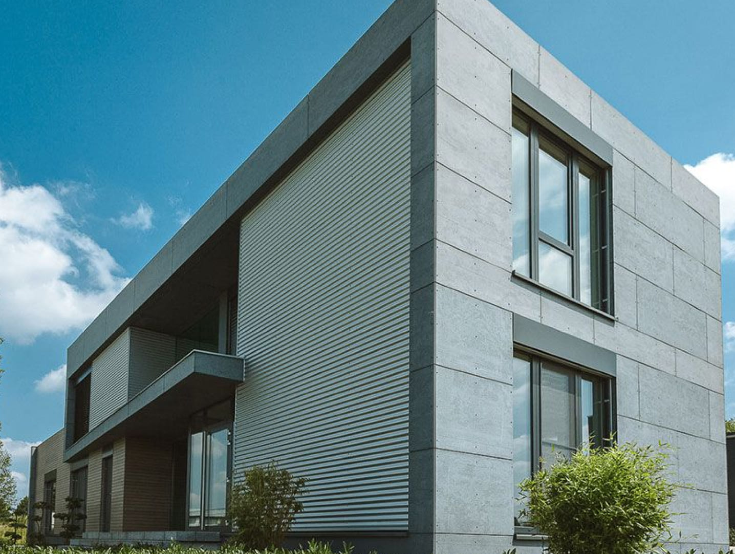 Aufnahme eines modernen Wohncontainers von außen