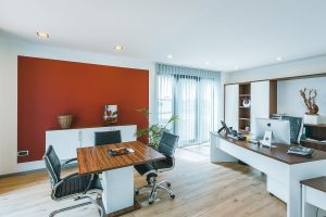 Aufnahme des Innenbereich eines Containergebäudes in der Holzsystem-Bauweise