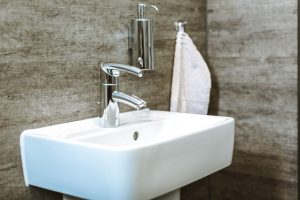 Aufnahme der Sanitäranlage eines Containergebäudes in der Holzsystem-Bauweise