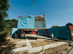 Anlieferung der Containermodule für die Schule in Rheine