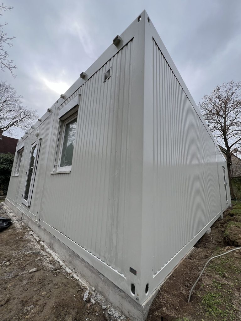 Aufnahme der Kindertagesstätte in Modulbauweise in Albig von außen