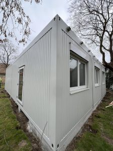 Aufnahme der Kindertagesstätte in Modulbauweise in Albig von außen