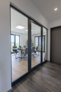 Aufnahme des Innenbereich eines Containergebäudes in der Holzsystem-Bauweise