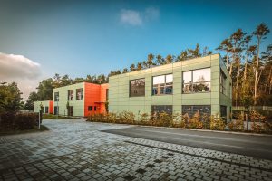 Außenansicht einer Kindertagesstätte im Bereich Modulbau