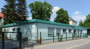 Außenansicht einer Kindertagesstätte im Bereich Modulbau