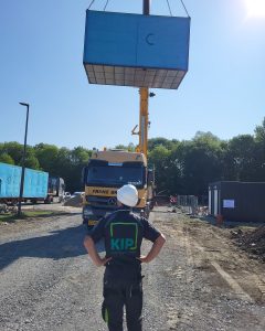 Anlieferung der Containermodule für die Kindertagesstätte in Ennigerloh