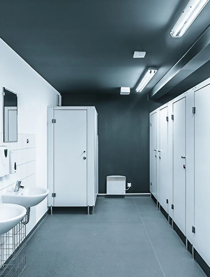 Aufnahme des Innenbereichs eines Sanitärcontainers