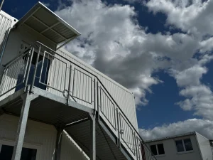 Ansicht der außen befindlichen Seitentreppe