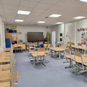 Innenansicht eines Klassenraums der Anlage in Schwalmtal