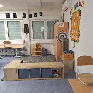 Innenansicht eines Klassenraums der Anlage in Schwalmtal